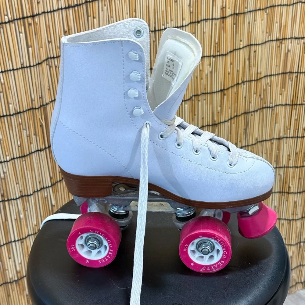 White Leather Quad Roller Skates with Pink Wheels - Picture 8 of 11